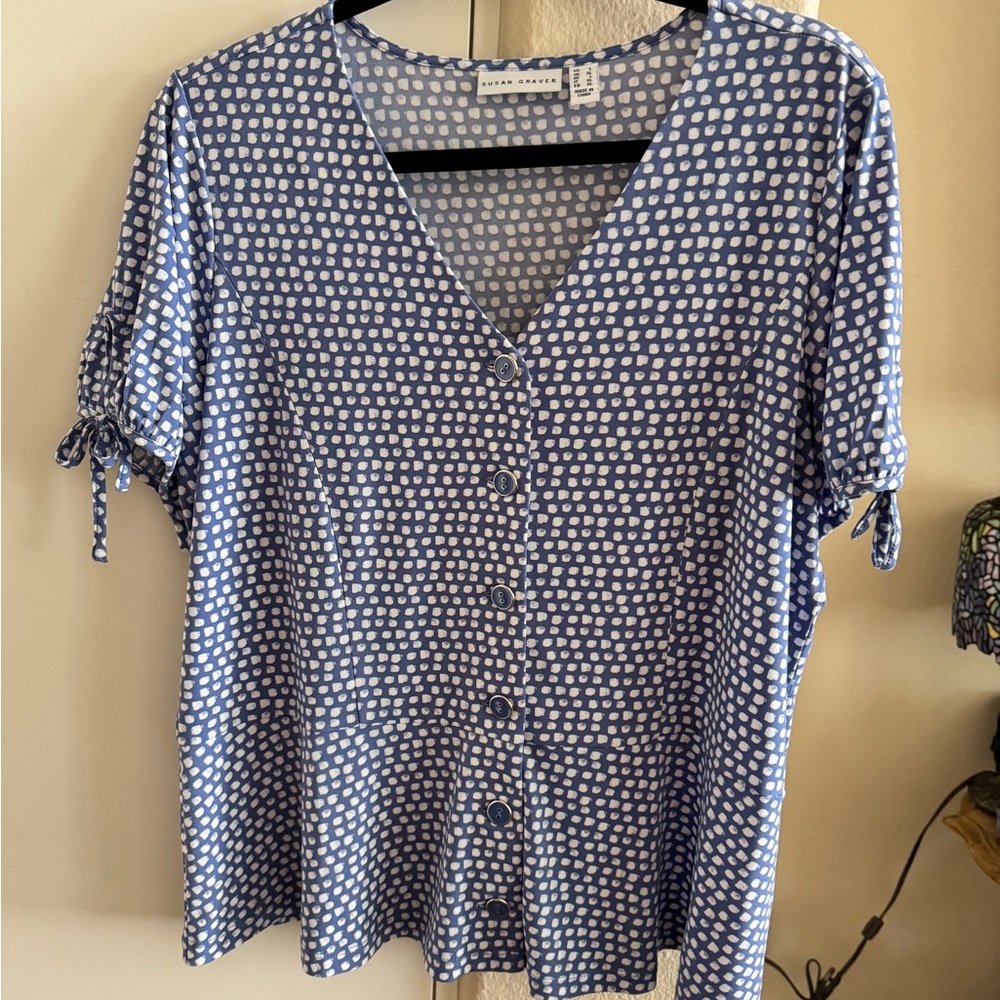 Susan Graver short sleeve button down stretch top size L